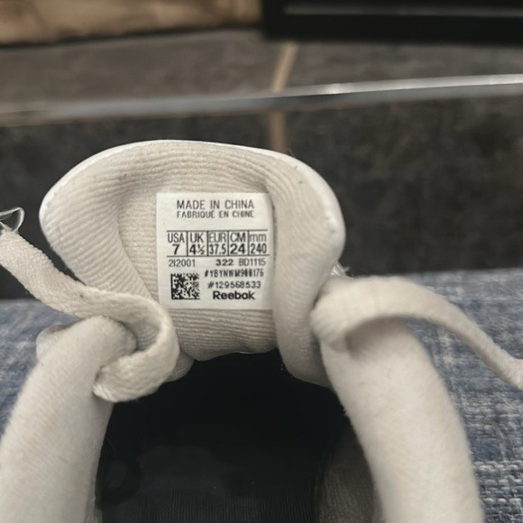 Reebok Classics white leather size 7 Women’s. - Picture 6 of 6